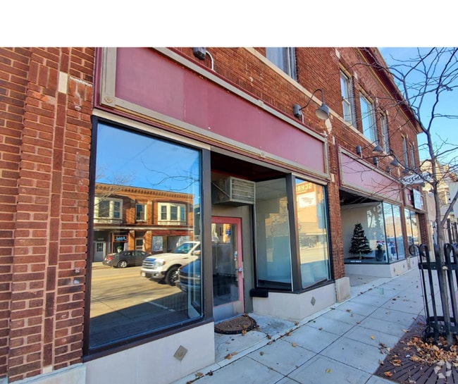 Building Photo - 1608-1612 Washington St Unit Apt. B