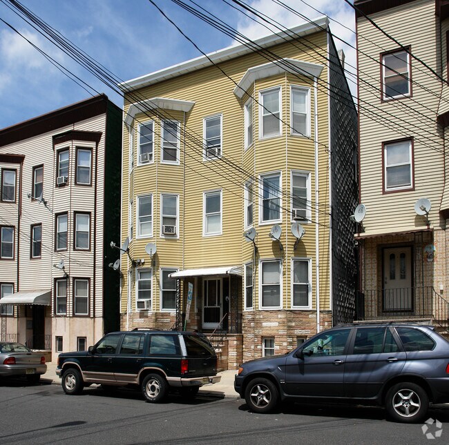 149 Johnston Ave Apartments For Rent in Kearny, NJ