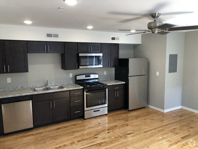 Building Photo - 421 N Brady St Unit 9 Rental
