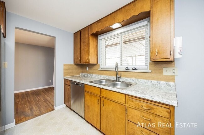 Photo - 2106 Glenn Summer Rd