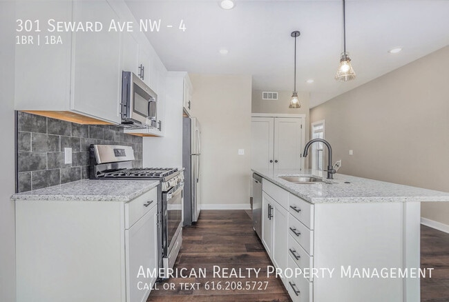 Photo - 301 Seward Ave NW Unit 4