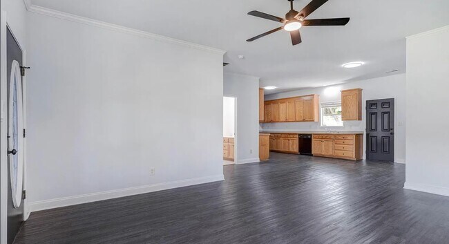 Photo - 6549 Wesbrook Dr