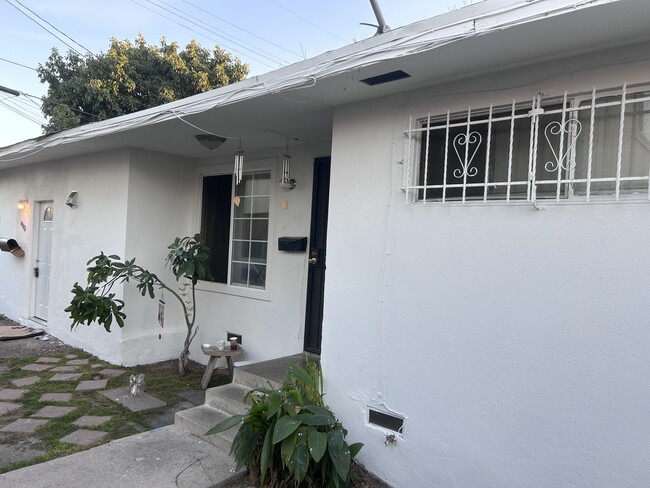 Photo - 2228 S La Brea Ave Apartments Unit ADU