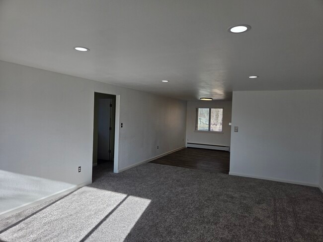 Living room - 1547 Hot Springs Ave Unit 1547 Hot Springs #2