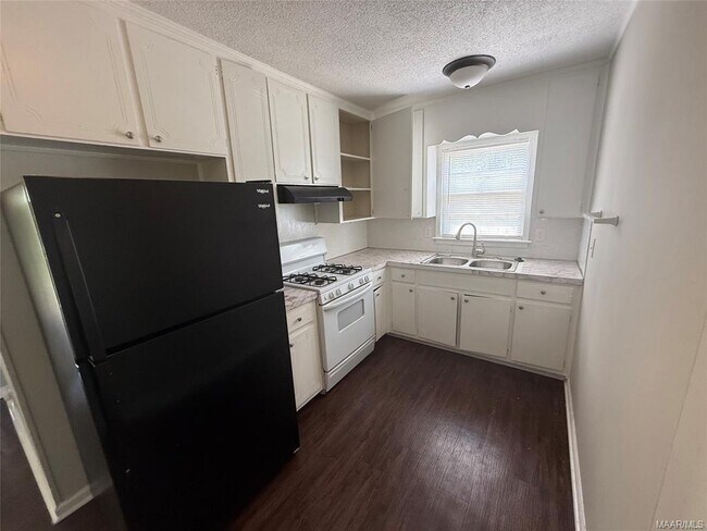 Photo - 3211 Hackberry Ln