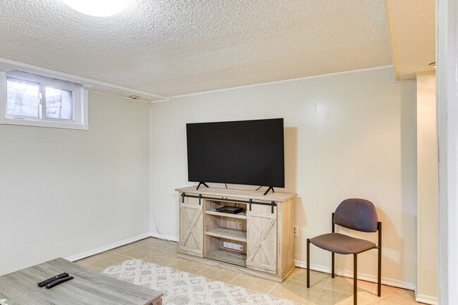Building Photo - 199 S Rd Unit ID1299991P