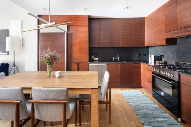 Photo - 540 W 28th St