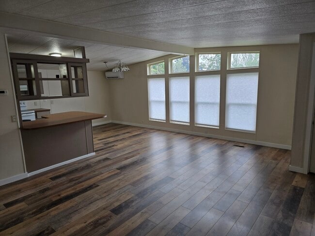 Photo - 536 NW 17th St