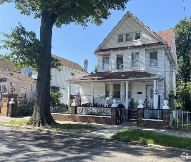 Building Photo - 117-24-117164 164th St Unit #1 Rental