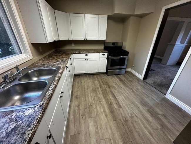 Photo - 405 Beech St