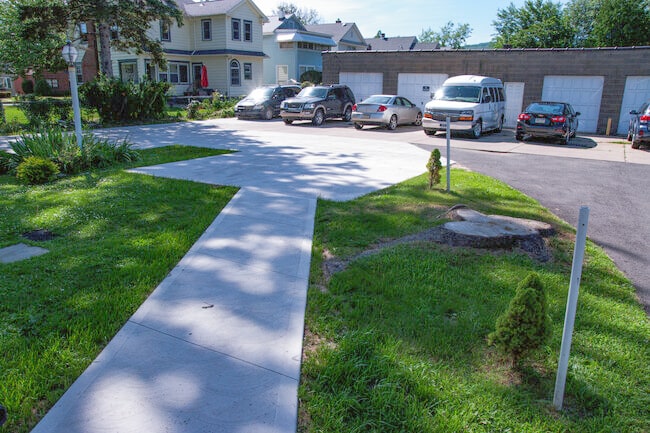 Building Photo - 682 Bennett St Unit 1