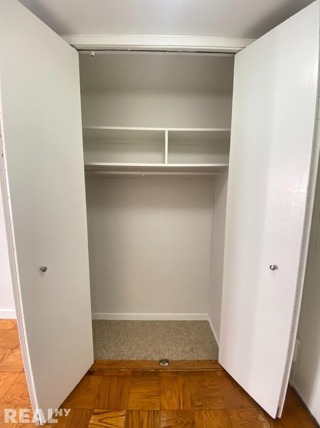 Building Photo - 236 E 36th St