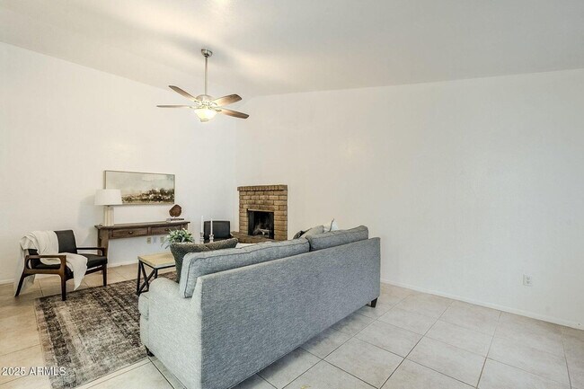 Photo - 16 W Loma Vista Dr Unit Apt 104