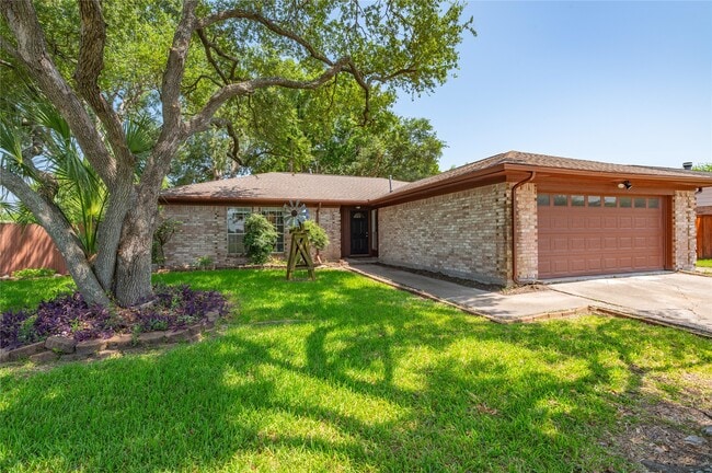 Building Photo - 2906 Heatherwood Dr