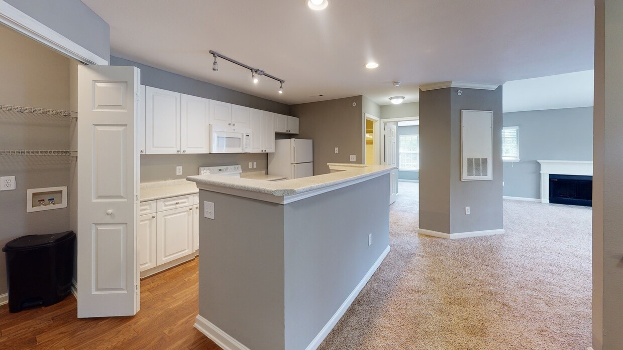 Photo - J 501 Estates Apartments