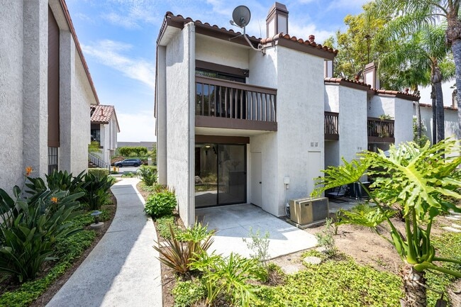 319 Molokai Dr