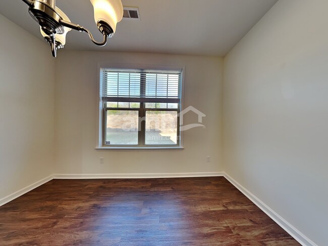 Photo - 103 Ramshackle Way