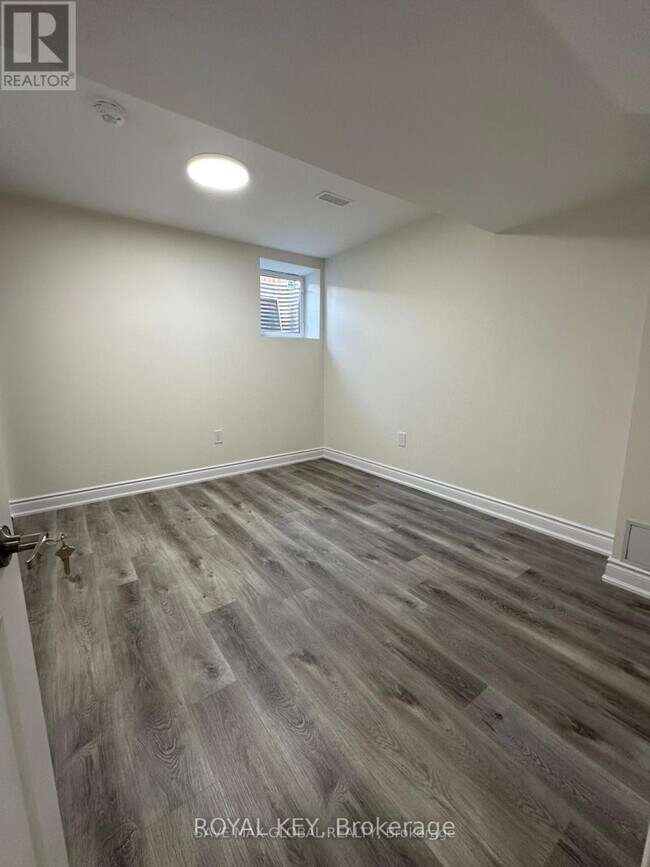 Photo - 28 Kalmia Rd