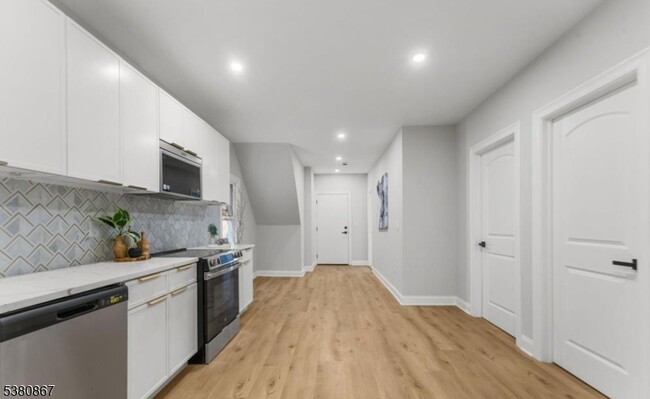 Photo - 321 William St Unit 1