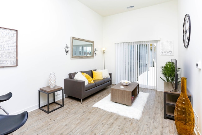 1 BR, 1 BA - Deluxe - 573 SF - NoCa Lofts