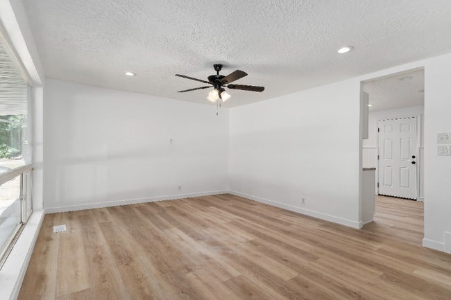 Photo - 7 E Diamond St