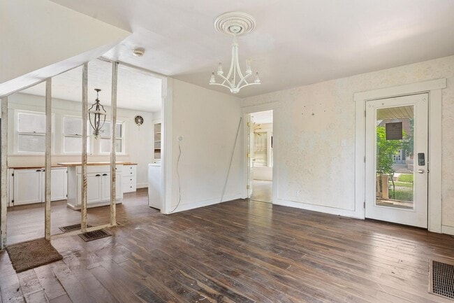2225 Catalpa Dr.