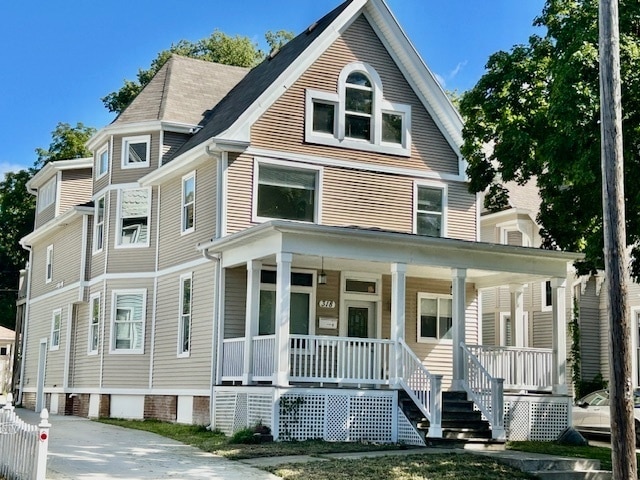 Building Photo - 318 E Locust St Unit B Rental