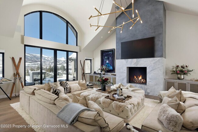 Photo - 75 McLain Ct