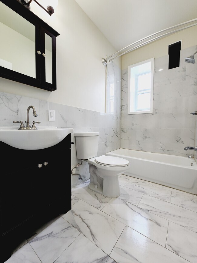 11 Broadway Ave 45 - 10 Broadway Unit 45