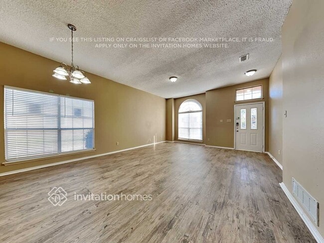 Photo - 2060 Camelot Dr