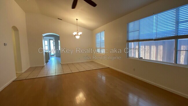 1844 Oswego Ct