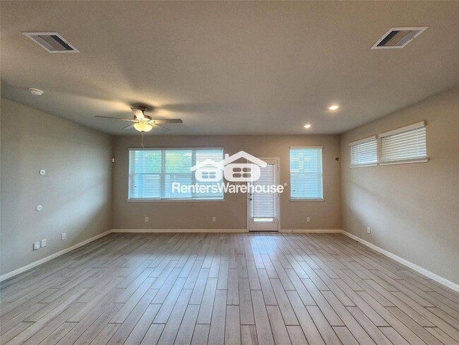 Photo - 1513 Lakeline Oak Dr