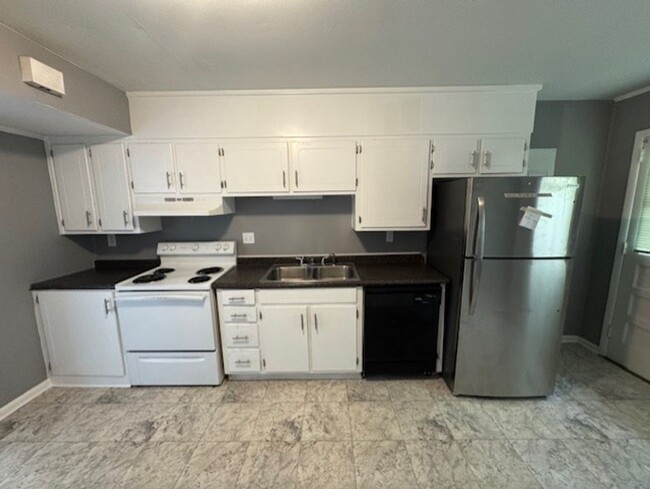 MOVE IN READY!!! LawnCare Services Provide... - MOVE IN READY!!! LawnCare Services Provide... House