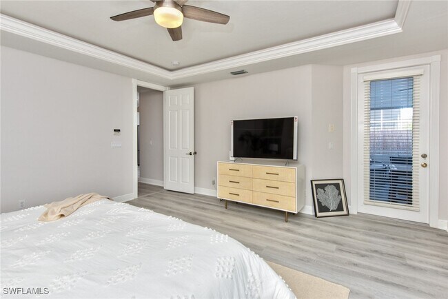 Photo - 725 95th Ave N