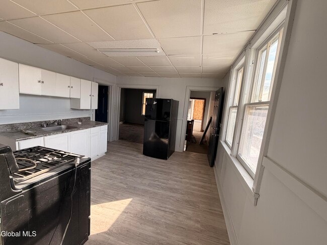 Photo - 11 Lefferts St Unit Up