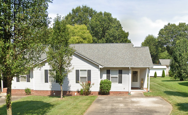 Building Photo - 215 Bishop Ln Rental