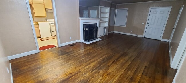 Photo - 299 N Lexington St