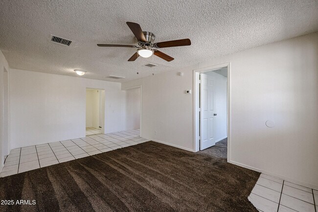 Photo - 219 W 9th St