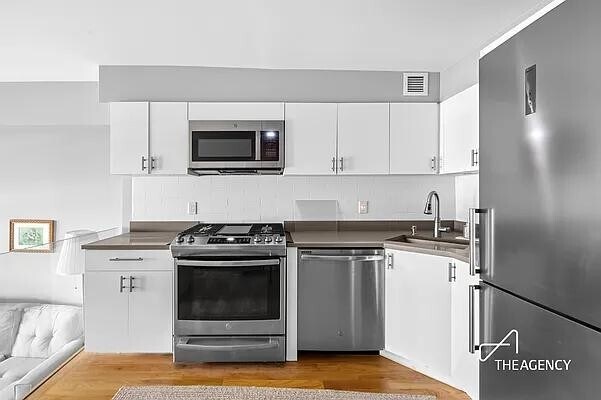 Photo - 211 Thompson St Unit 2R