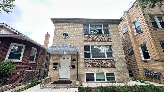 Photo - 5407 N Sawyer Ave Apartment Unit G