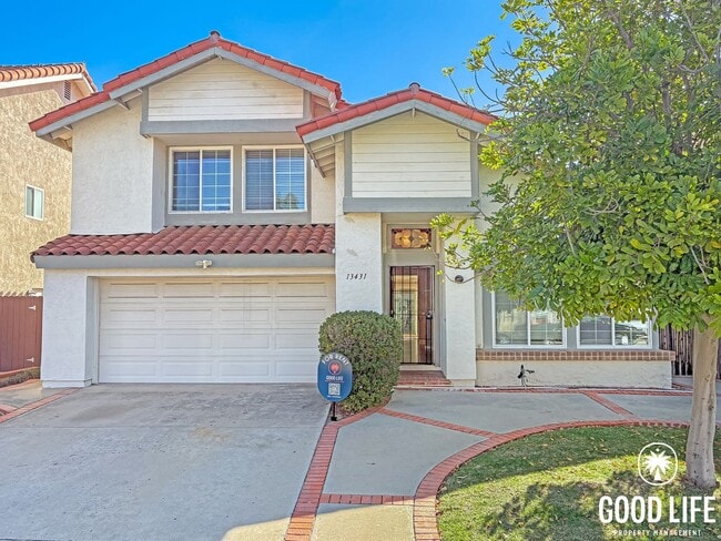 Building Photo - Spacious Rancho Peñasquitos Pool Home with Vaulted Ceilings & Swimming Pool