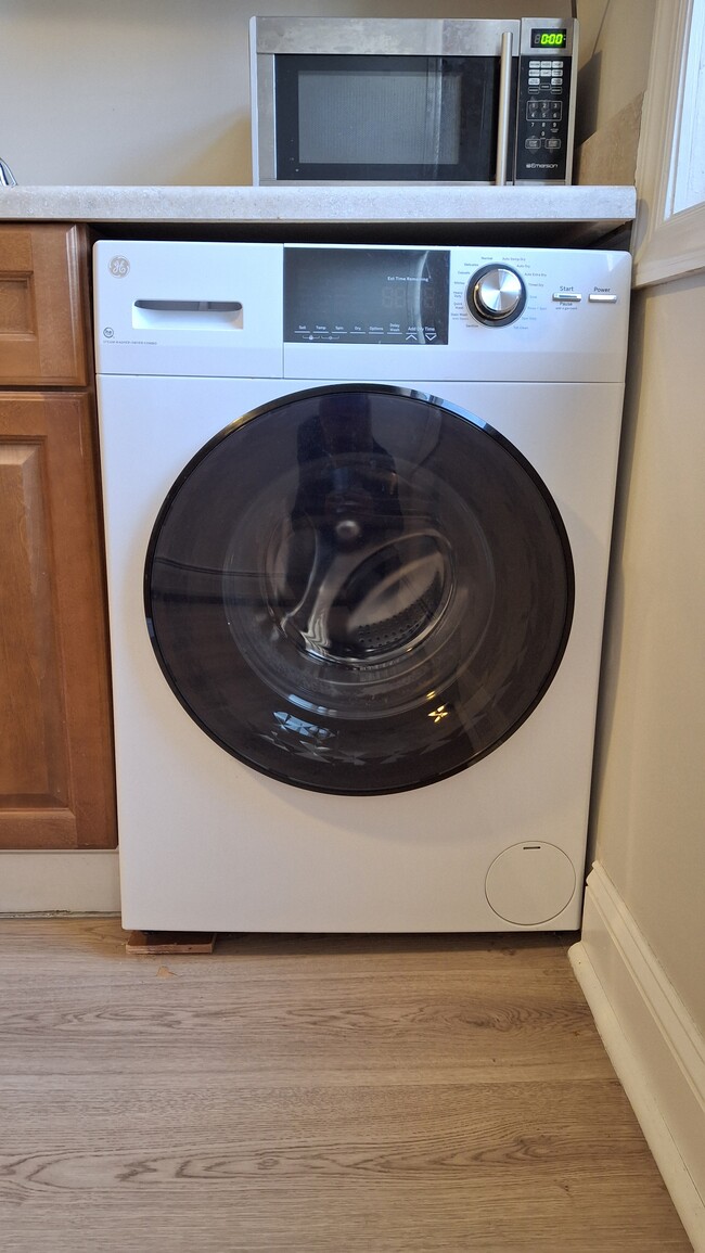 Private washer / dryer combo - 404 Madison St Unit 3L