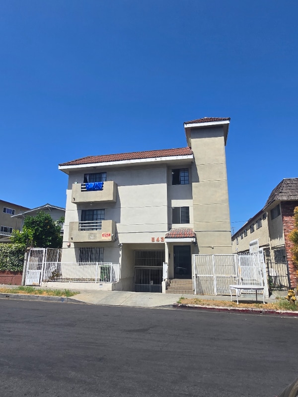 Building Photo - 843 S Ardmore Ave Rental