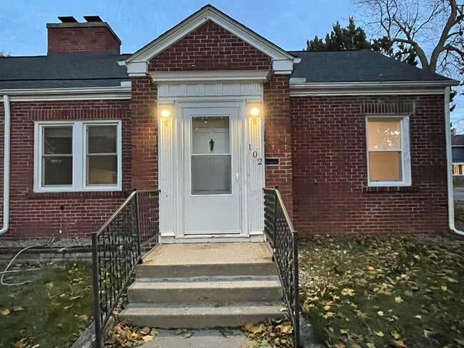 Building Photo - 102 N Center St Unit #1