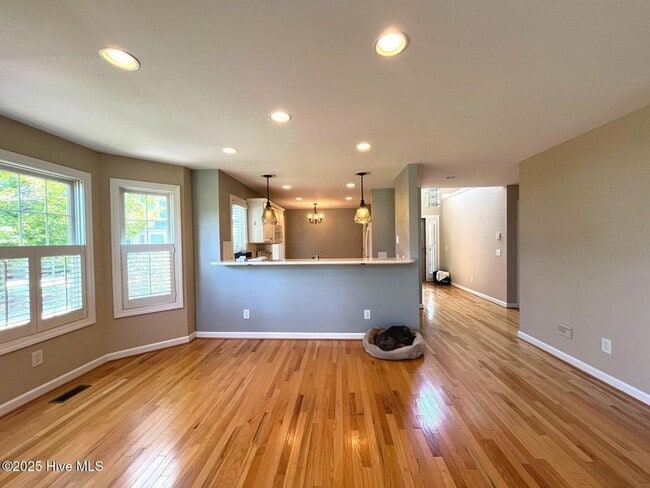 Photo - 150 Starland Ln