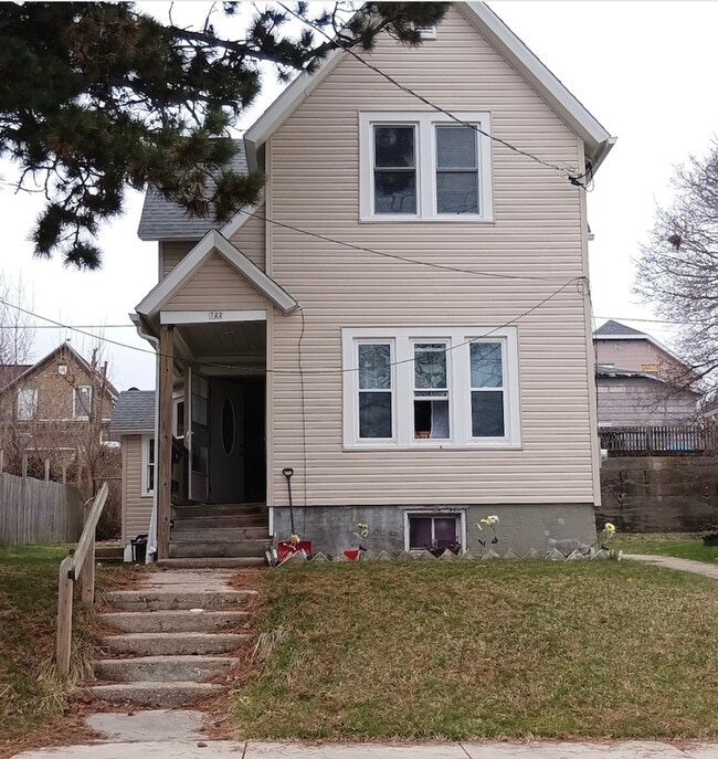 Building Photo - 722 S 22nd St