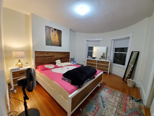 Photo - 1595 Beacon St Unidad 10