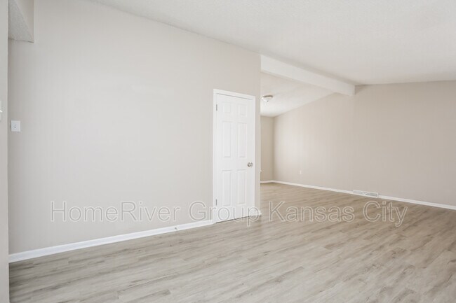 Photo - 514 Sagebrush Ln
