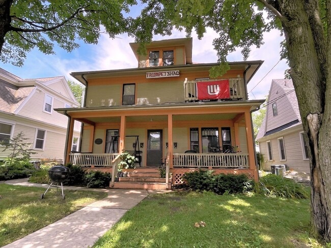 Building Photo - 1620 Madison St Rental