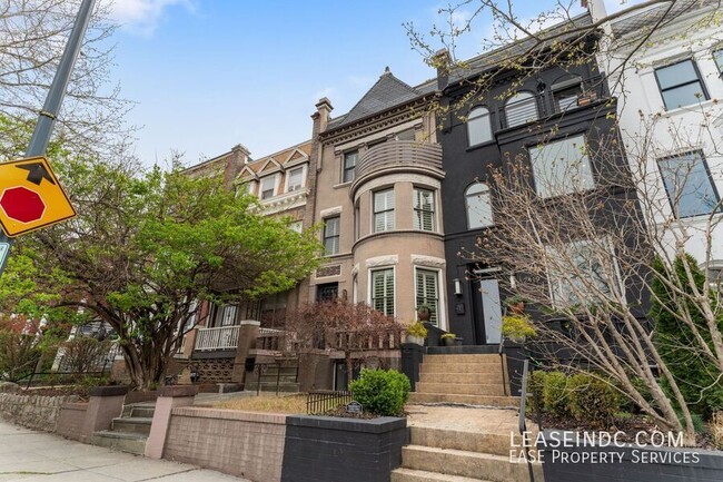 Photo - 2421 1st St NW House